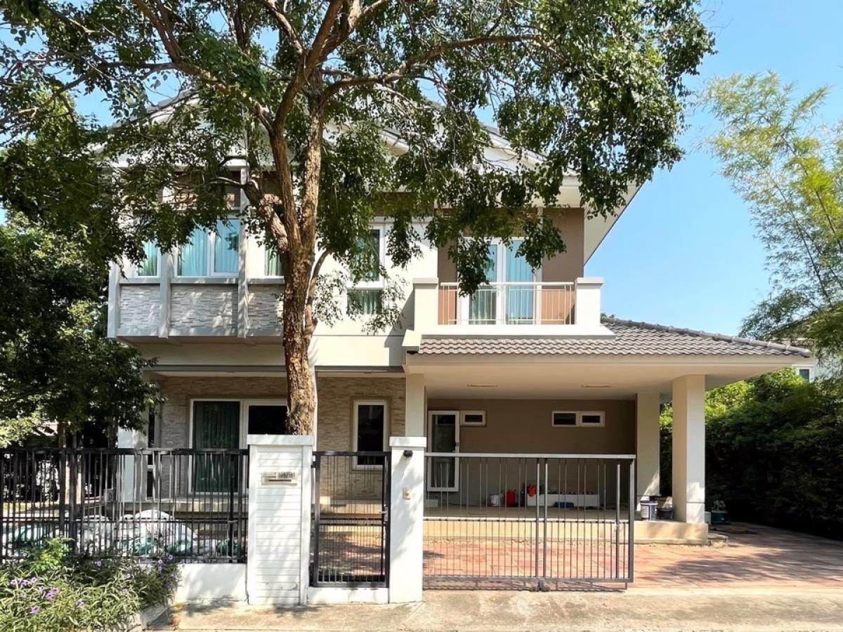 For SaleHouseBangna, Bearing, Lasalle : For Sale 15.5 M Selling a single house, size 102 sq m. #Usable area 236 sq m. Selling for 15.5 million Selling a house, Mantana Bangna KM13, Mantana Bangna KM13 Corner house #Public park view