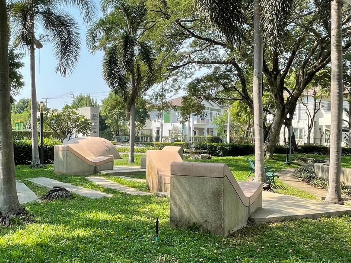 For SaleHouseBangna, Bearing, Lasalle : For Sale 15.5 M Selling a single house, size 102 sq m. #Usable area 236 sq m. Selling for 15.5 million Selling a house, Mantana Bangna KM13, Mantana Bangna KM13 Corner house #Public park view