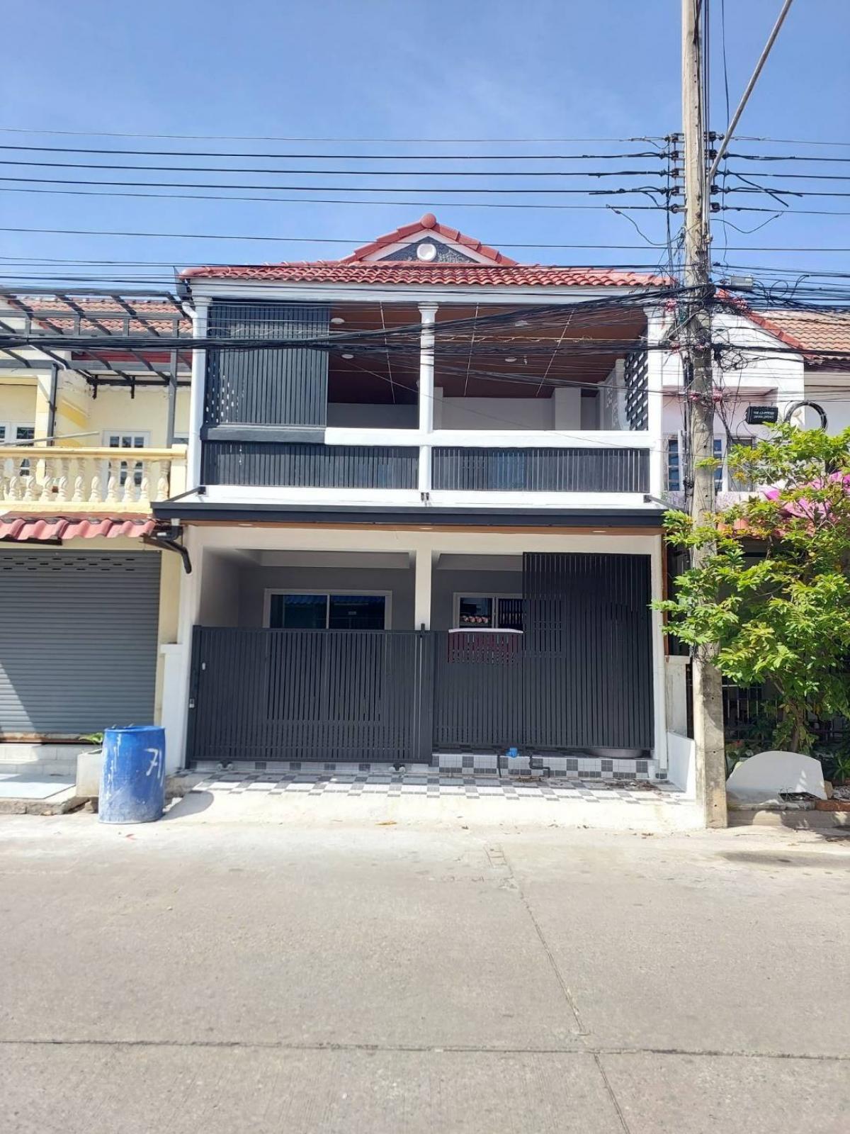 ขายทาวน์โฮมปทุมธานี รังสิต ธรรมศาสตร์ : ขายทาวน์เฮ้าส์ 2 ชั้น หมู่บ้านคัทลียาวิลล์ ลำลูกกาคลอง 4 ต.ลาดสวาย อ.ลำลูกกา จ.ปทุมธานี รถไฟฟ้าสถานีคูคต เชื่อมต่อ รังสิตนครนายก สนามบินดอนเมือง  ใกล้ดรีมเวิลด์ ใกล้ฟิวเจอร์พาร์ครังสิต
