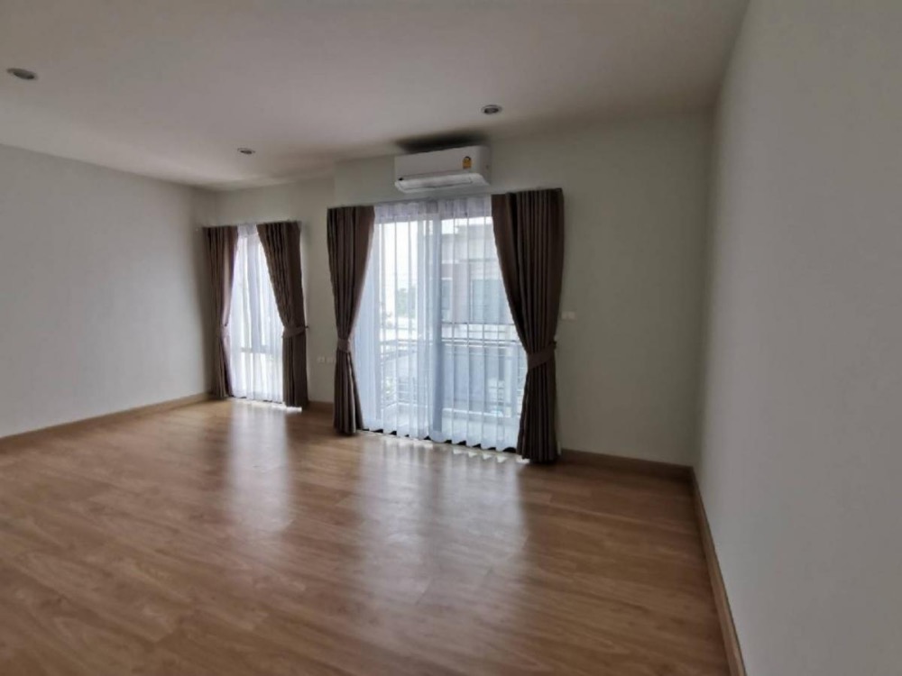 For SaleTownhomeBangna, Bearing, Lasalle : K-5729 Urgent sale! Ifeel Bangna, good location, near Mega Bangna.