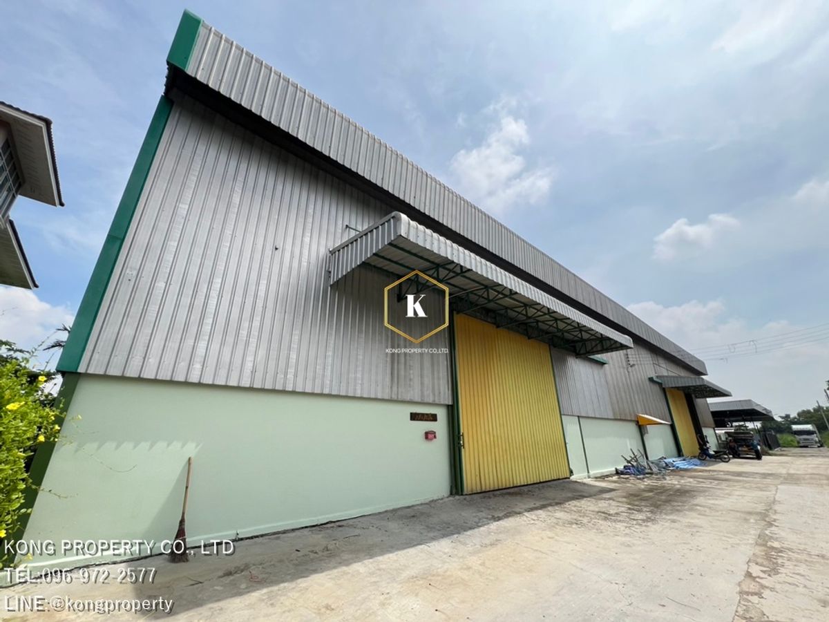 For RentWarehouseLadkrabang, Suwannaphum Airport : Warehouse for rent, Lat Krabang, Bangkok, Phatthana Chonburi Road 2, area 800 sq m.