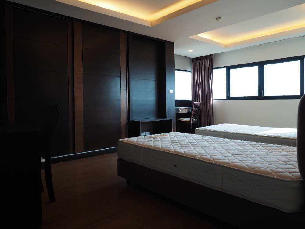 For RentCondoSathorn, Narathiwat : For rent!! Sathorn Gardens 3 bedrooms, fully furnished, high floor, beautiful city view, ready to move in