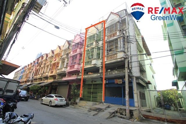 ขายอาคารพาณิชย์บางแค เพชรเกษม : ตึกแถวพุทธมณฑลสาย1ซอย5 เพชรเกษม ซีคอนบางแค เดอะมอลล์บางแค 3.75ชั้น ต่อเติมเต็ม6นอน หินขัดทุกชั้น หลังบ้านโปร่ง 3.49ล้าน