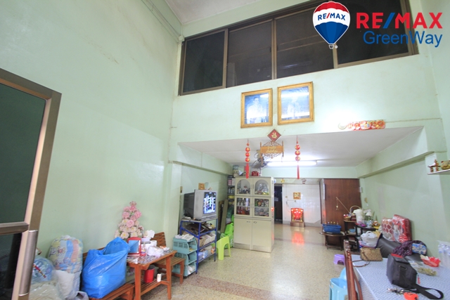 ขายอาคารพาณิชย์บางแค เพชรเกษม : ตึกแถวพุทธมณฑลสาย1ซอย5 เพชรเกษม ซีคอนบางแค เดอะมอลล์บางแค 3.75ชั้น ต่อเติมเต็ม6นอน หินขัดทุกชั้น หลังบ้านโปร่ง 3.49ล้าน