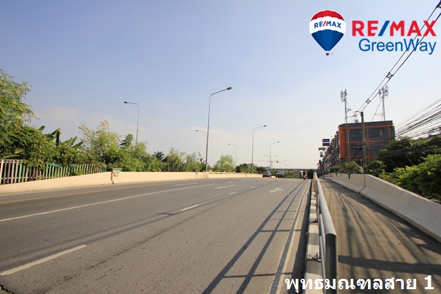 ขายอาคารพาณิชย์บางแค เพชรเกษม : ตึกแถวพุทธมณฑลสาย1ซอย5 เพชรเกษม ซีคอนบางแค เดอะมอลล์บางแค 3.75ชั้น ต่อเติมเต็ม6นอน หินขัดทุกชั้น หลังบ้านโปร่ง 3.49ล้าน