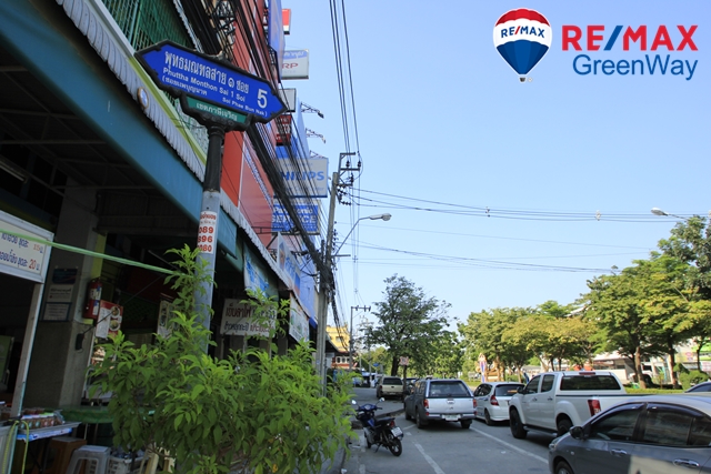 ขายอาคารพาณิชย์บางแค เพชรเกษม : ตึกแถวพุทธมณฑลสาย1ซอย5 เพชรเกษม ซีคอนบางแค เดอะมอลล์บางแค 3.75ชั้น ต่อเติมเต็ม6นอน หินขัดทุกชั้น หลังบ้านโปร่ง 3.49ล้าน