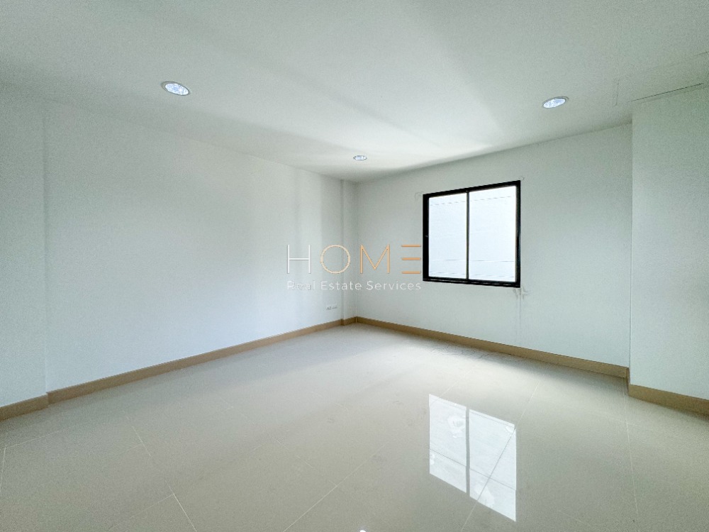 For SaleTownhomePattanakan, Srinakarin : City Link Rama 9 - Srinakarin / 5 Bedrooms (FOR SALE) BZD077