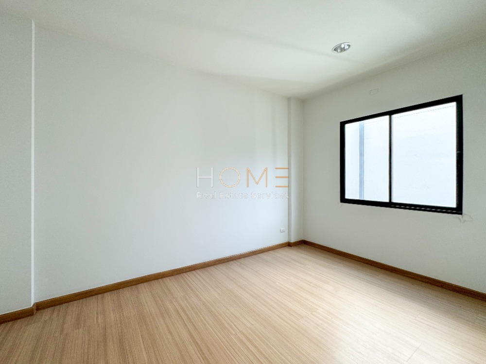 For SaleTownhomePattanakan, Srinakarin : City Link Rama 9 - Srinakarin / 5 Bedrooms (FOR SALE) BZD077