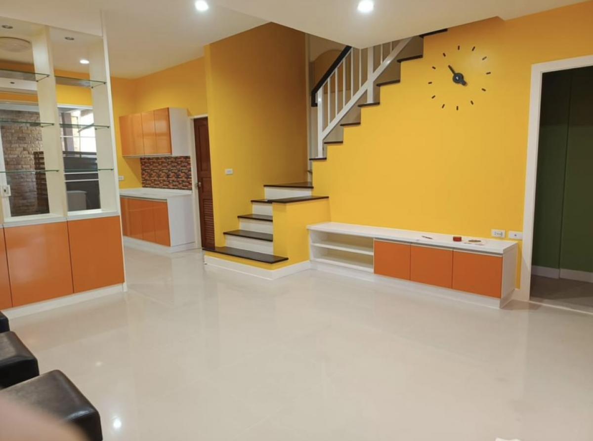 ให้เช่าทาวน์โฮมเลียบทางด่วนรามอินทรา : Townx plus Lardprao โยธินพัฒนา3ถ. ประดิษฐ์มนูธรรม เฟอร์นิเจอร์ + เครื่องใช้ครบ 3ห้องนอน