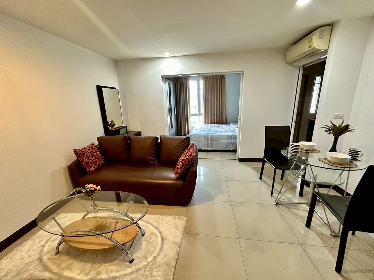 For RentCondoOnnut, Udomsuk : Sukhumvit 50, 7th floor, BTS On Nut, Suvarnabhumi Airport, expressway to Chonburi, convenient travel