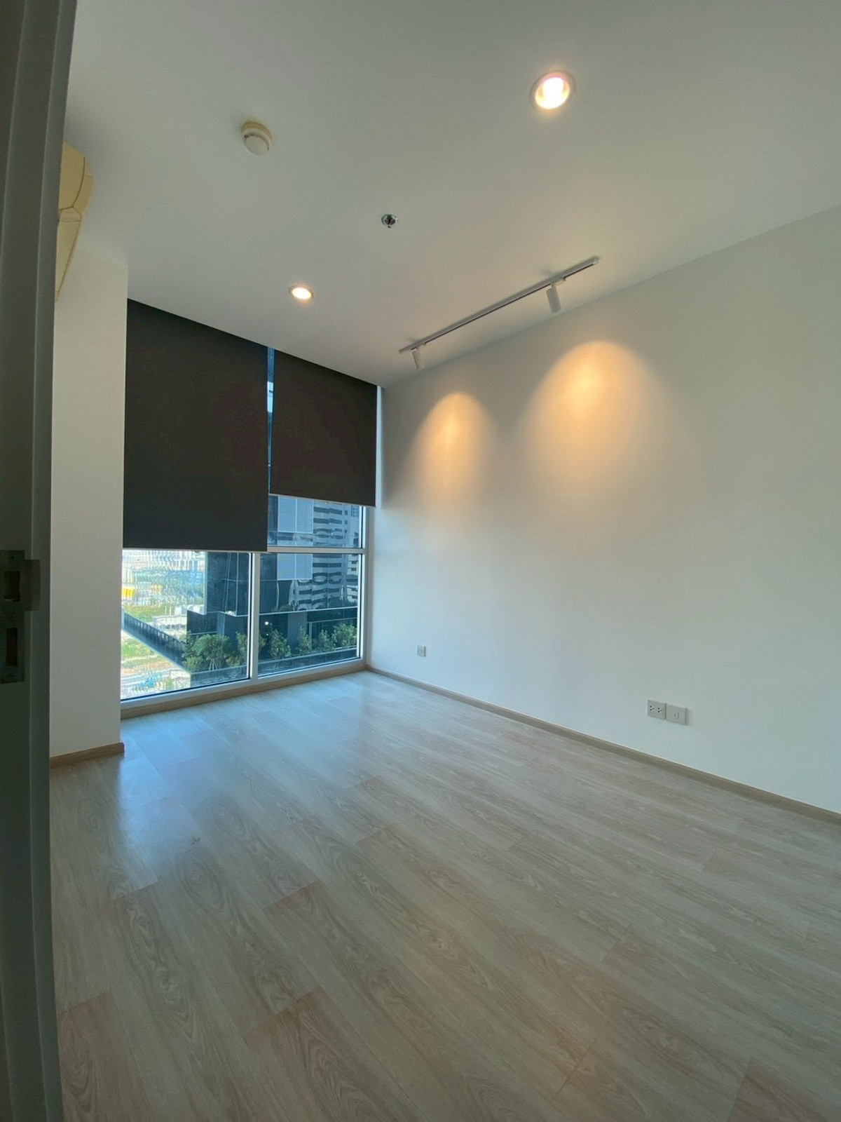 For SaleCondoRatchadapisek, Huaikwang, Suttisan : For sale urgently Noble revolve Ratchada 1 bedroom 1 bathroom special price