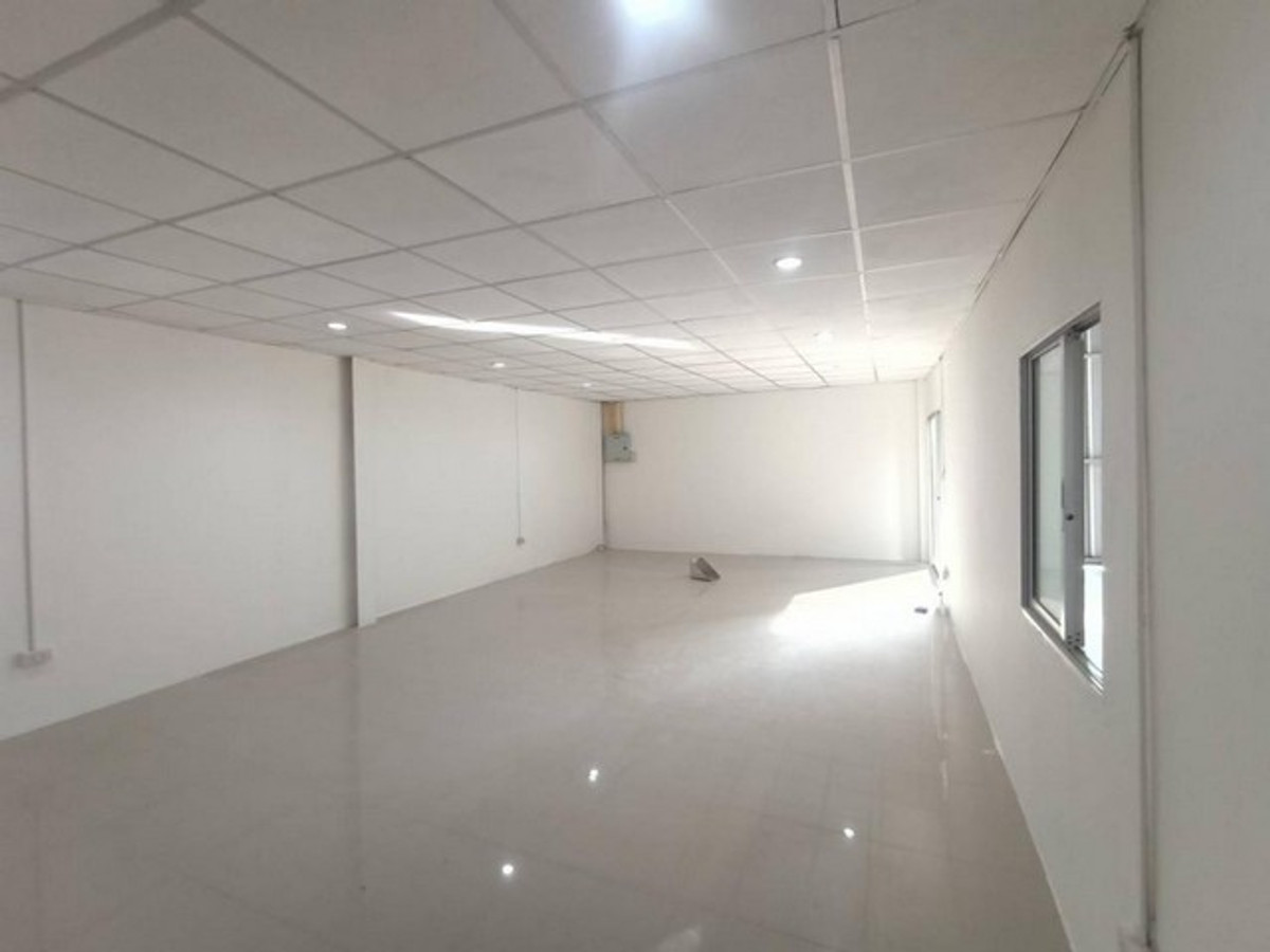 Warehouse for rent with newly built office, 657 sq m, Prime Estate project, Bangna, Theparak area, Km. 25, near Suvarnabhumi Airport, near Burapha Withi Expressway entrance/exit Loading...