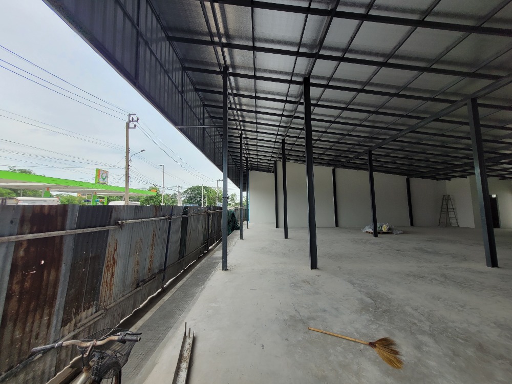 For RentShop HousePhutthamonthon, Salaya : For rent: Building space on Boromratchonnanee Road - Soi Boromratchonnanee 105, next to Suan Dokmai Village, area 25-300 sq m., suitable for restaurants, beverage shops, sales offices, shops, and warehouses.