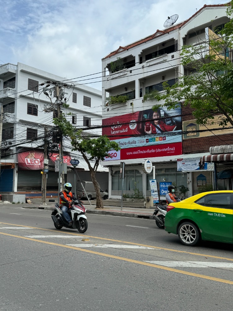For SaleShop HouseOnnut, Udomsuk : 2-unit commercial building, entrance to Soi Udomsuk 49, 32M ALLIN Hotdeal