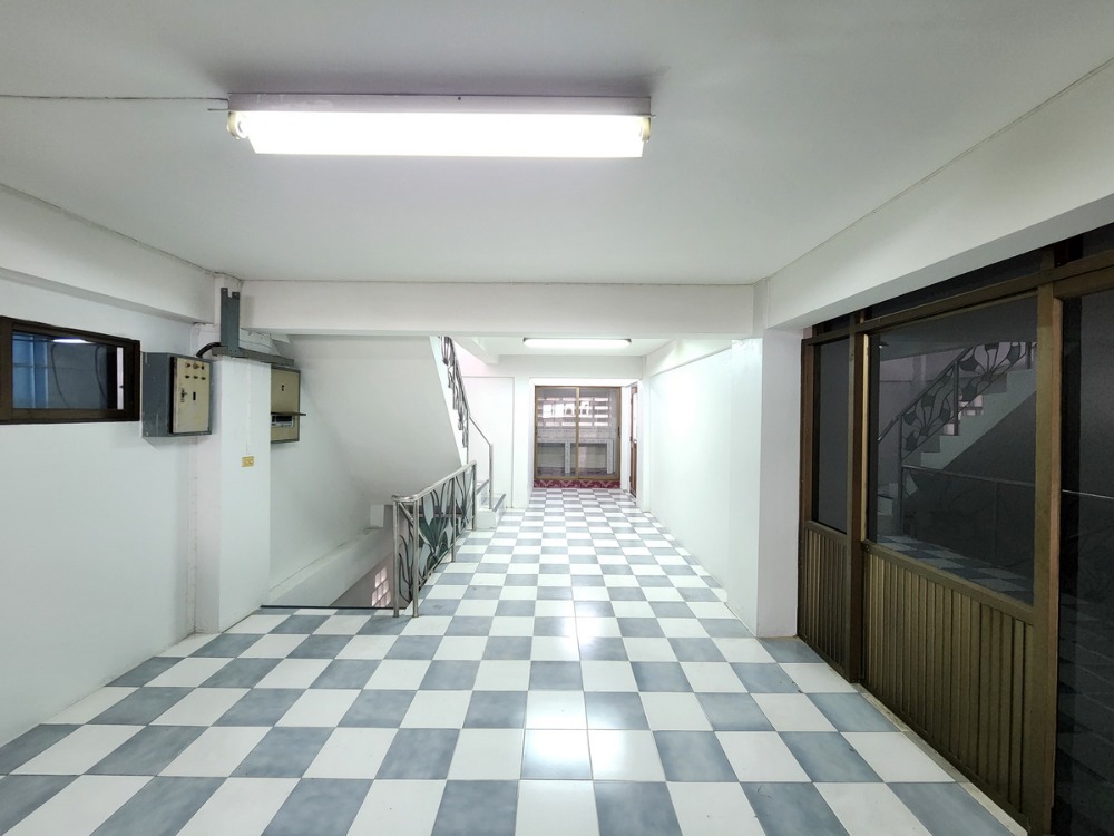 For SaleShop HouseRathburana, Suksawat : Building for sale/Rama 2 building, size 730 sq m., 5 floors high, Soi Suk Sawat 13