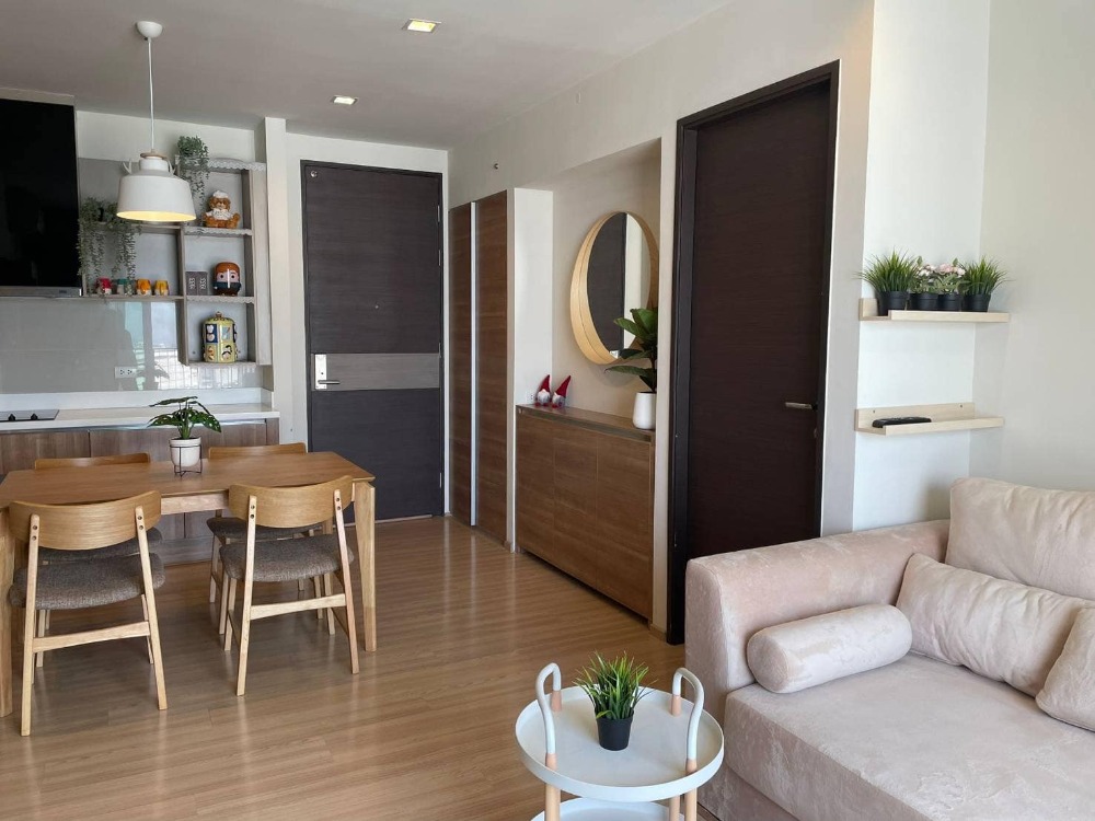 ให้เช่าคอนโดสาทร นราธิวาส : RHYTHM Sathorn  2 Bed 2 Baht 40k 064-274-8883