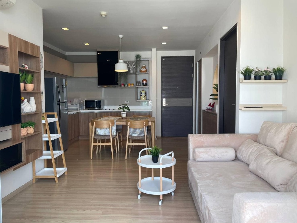 ให้เช่าคอนโดสาทร นราธิวาส : RHYTHM Sathorn  2 Bed 2 Baht 40k 064-274-8883