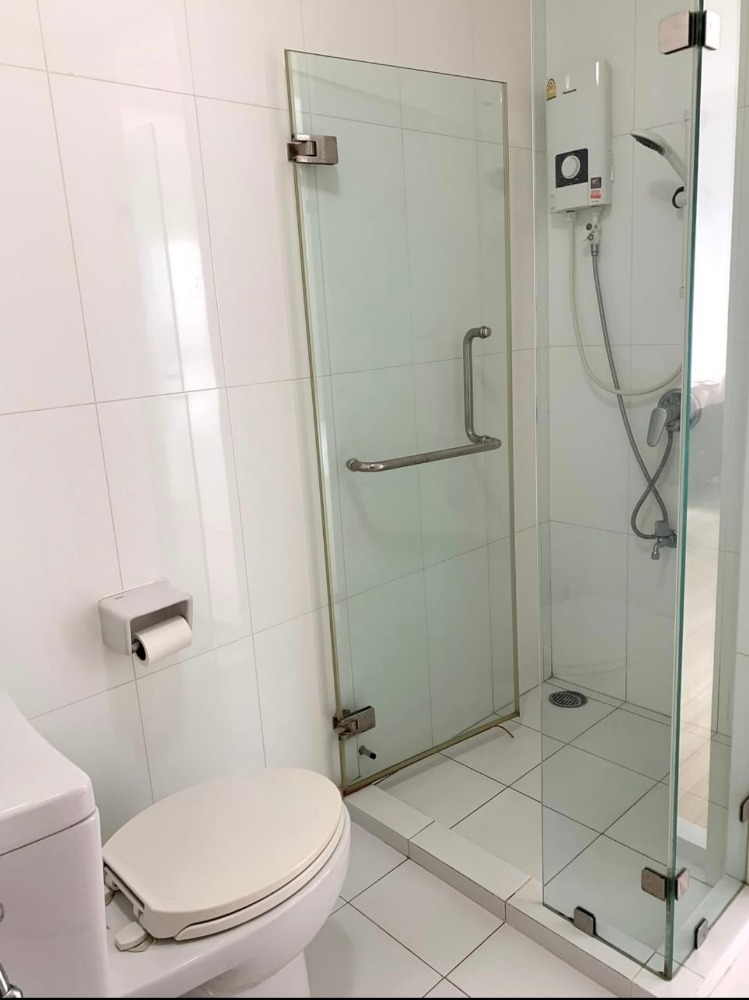 For RentCondoBangna, Bearing, Lasalle : 🌱For rent The Parkland srinakarin lakeside 🛏️ 1 bedroom 🛁 1 bathroom 🛋️ 1 living room, size 36 sq m., Building 2, 9th floor ✨✨