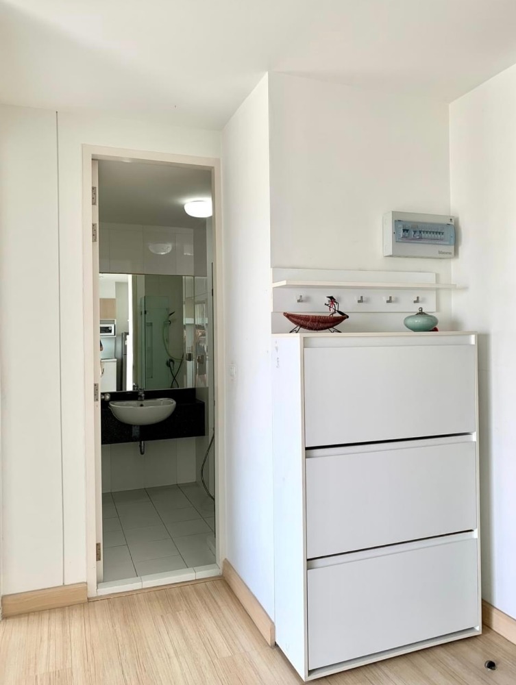 For RentCondoBangna, Bearing, Lasalle : 🌱For rent The Parkland srinakarin lakeside 🛏️ 1 bedroom 🛁 1 bathroom 🛋️ 1 living room, size 36 sq m., Building 2, 9th floor ✨✨