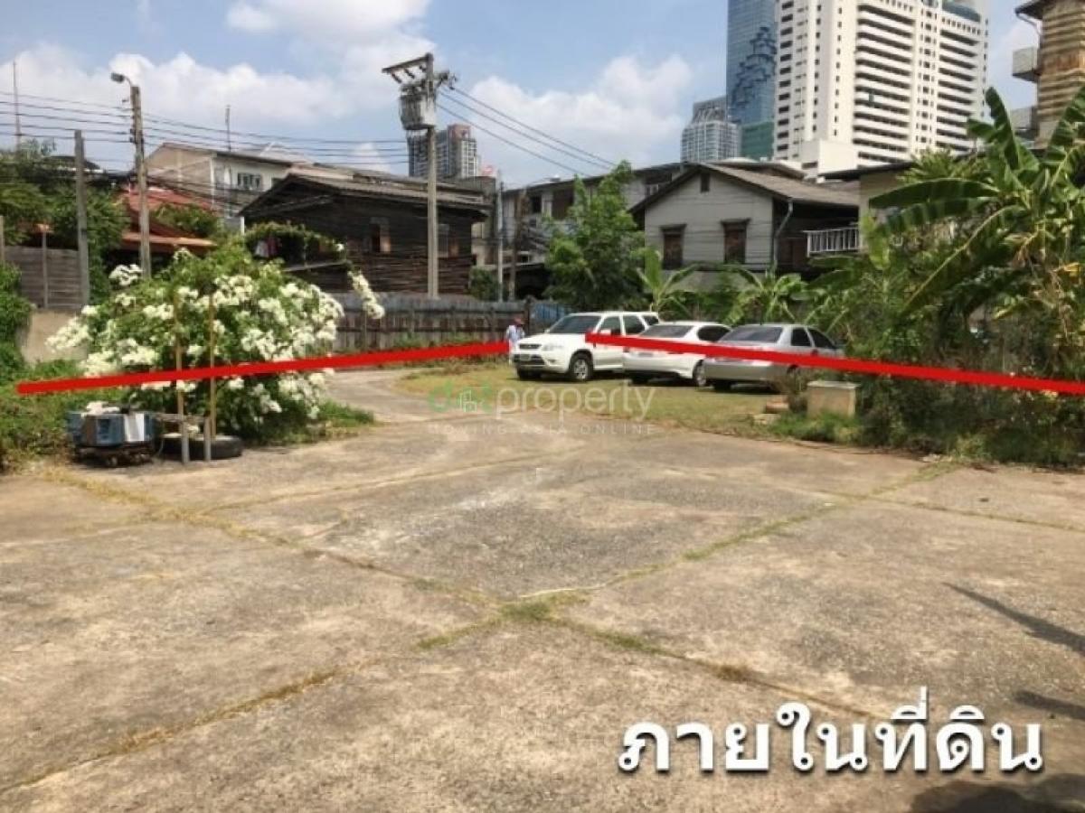For SaleLandSathorn, Narathiwat : (Property code: T27076701)🔥Urgent sale!!! Only 400 meters from BTS Surasak, 1.5 rai of land in the city center, Soi Sathorn 15🔥Land for sale, Soi Sathorn 15, St. Louis Soi 1, area 602 square wah (1 and a half rai)