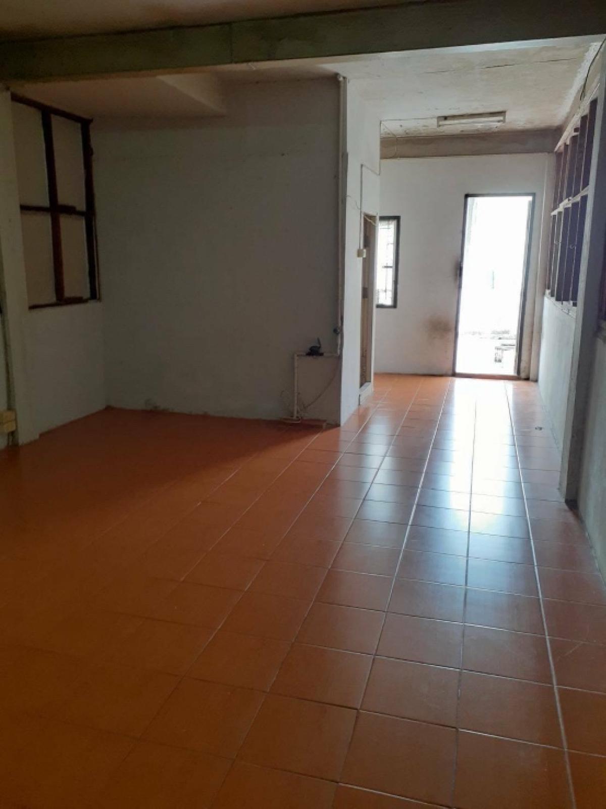 For SaleShop HouseSukhumvit, Asoke, Thonglor : For sale: 6-storey shophouse with tenants, Sukhumvit 69/1 Road, near BTS Phra Khanong