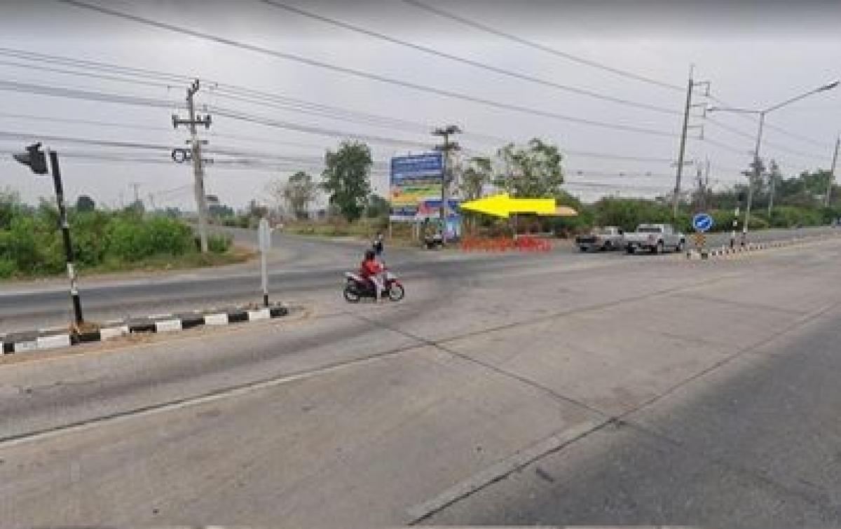 ขายที่ดินโคราช นครราชสีมา : ขายถูก ที่ดินทำเลดี 69 ไร่ ติดถนน ใกล้ชุมชน เดินทางสะดวก