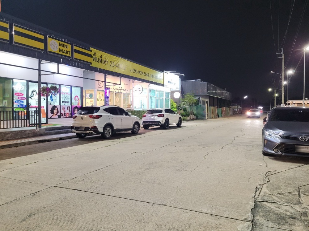 For RentShop HousePhutthamonthon, Salaya : For rent: Building space on Boromratchonnanee Road - Soi Boromratchonnanee 105, next to Suan Dokmai Village, area 25-300 sq m., suitable for restaurants, beverage shops, sales offices, shops, and warehouses.