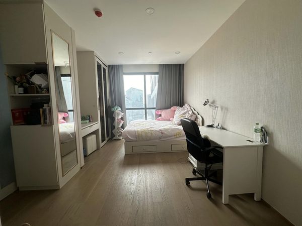 For SaleCondoSiam Paragon ,Chulalongkorn,Samyan : Ashton Chula - Silom【𝐒𝐄𝐋𝐋】🔥Studio room, minimalist style, cute decorations, clearly separated rooms. Near Sam Yan MRT, ready to move in!🔥 Contact Line ID: @hacondo