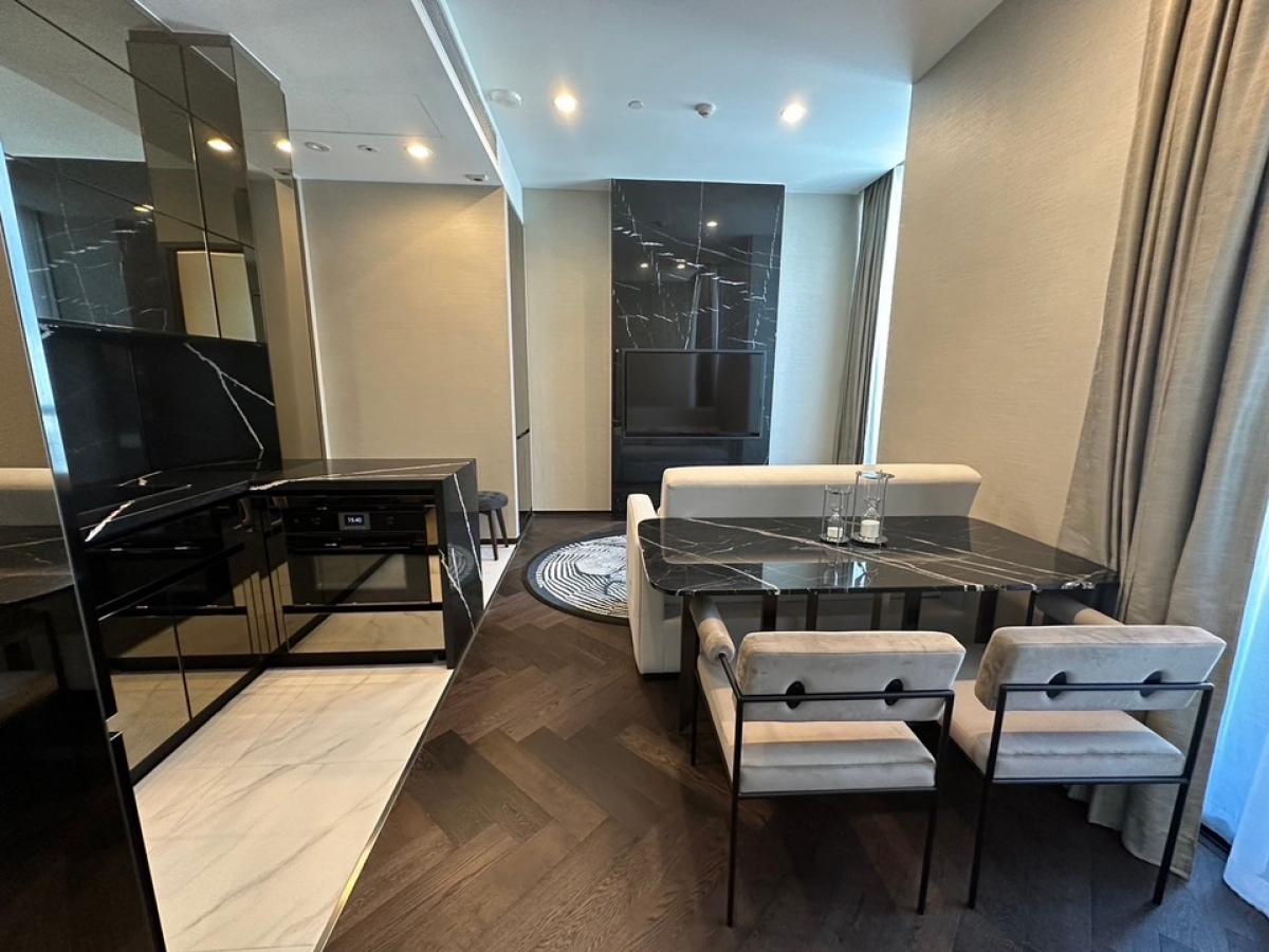For SaleCondoSukhumvit, Asoke, Thonglor : 📢👇Good price, good location just infront of BTS on the main road of Sukhumvit , perfect facilities, fabulous Onzen.nice decoration, unblocked view