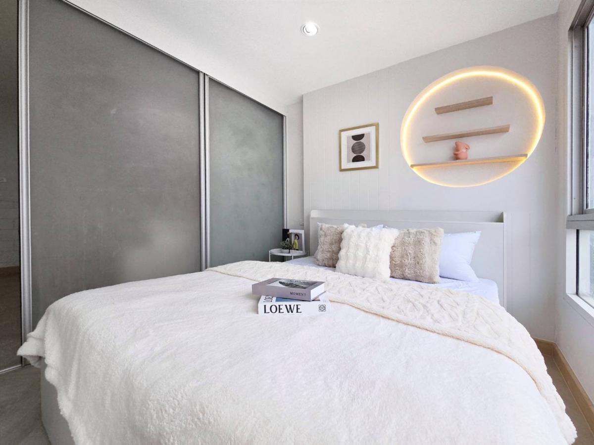 ขายคอนโดเกษตรศาสตร์ รัชโยธิน : 🤩 ผ่อนถูกกว่าเช่า มีอยู่จริง 🤩 กับคอนโดราคาสบายกระเป๋าบนย่าน #ลาดพร้าว วังหิน อย่าง #doubleU คอนโด