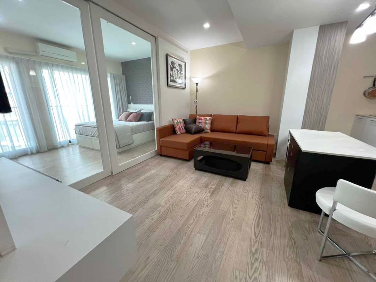 For RentCondoSukhumvit, Asoke, Thonglor : Noble Remix newly renovated with fully furnished + City view (near BTS Thonglor, Trinity Intl School, UNESCO)