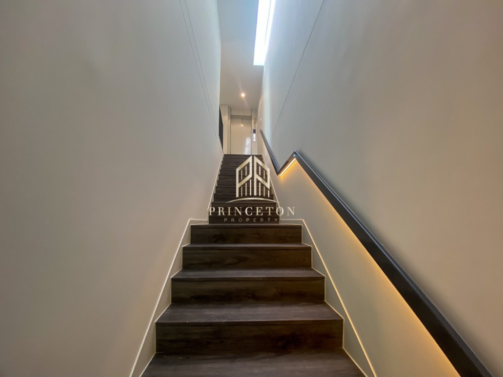 For RentHousePattanakan, Srinakarin : For rent Vive Krungthrep Kreetha