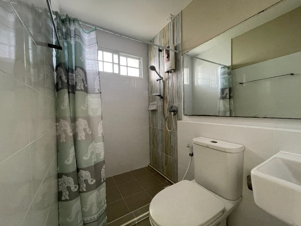 For RentTownhomeSamut Prakan,Samrong : House for rent, Indy 2 Bangna, Km.7 (near Mega Bangna)