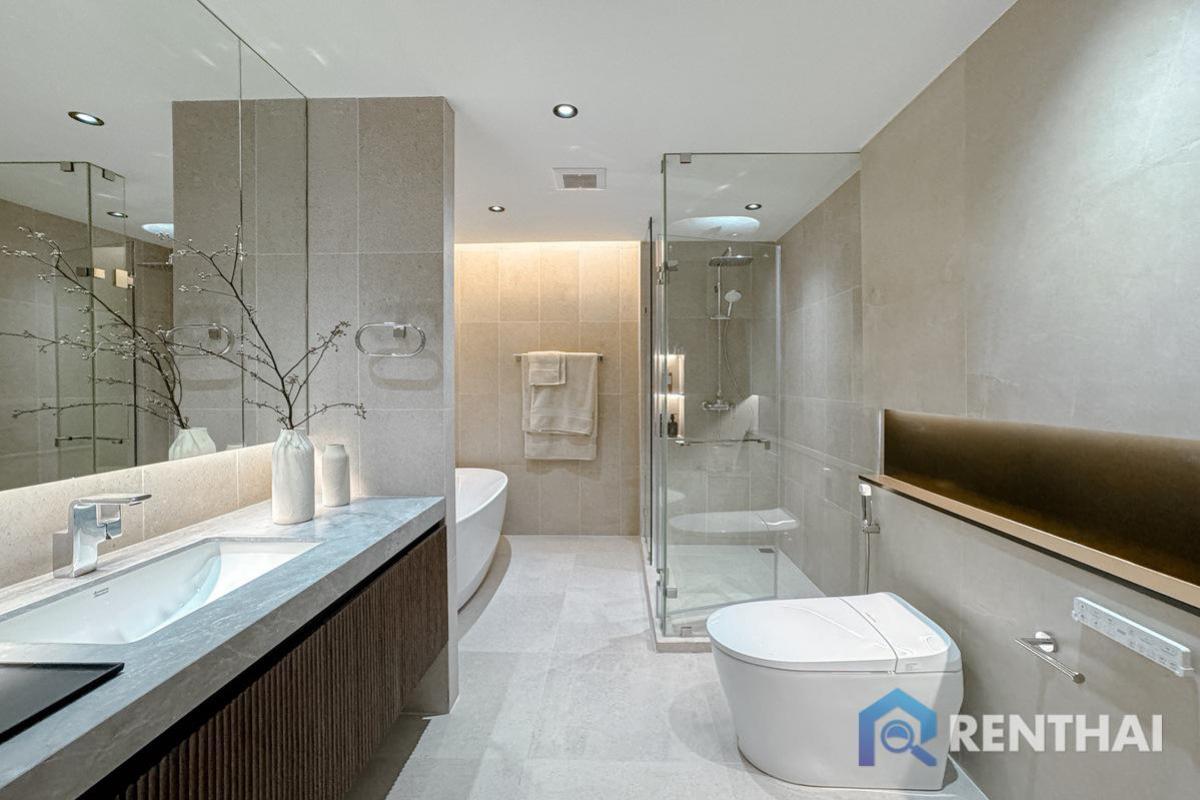 ขายคอนโดพัทยา บางแสน ชลบุรี สัตหีบ : พิเศษ สัมผัสการอยู่อาศัยหรูหราในคอนโดติดหาดส่วนตัวในพัทยา