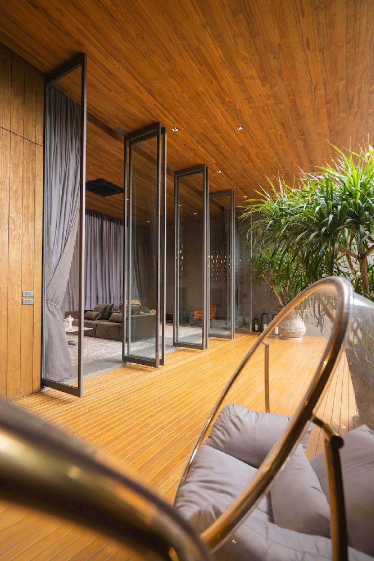 ขายบ้านเลียบทางด่วนรามอินทรา : 🔥บ้านเดี่ยวนาคนิวาส พร้อมสระพร้อมเฟอร์ 125 ล้าน🔥