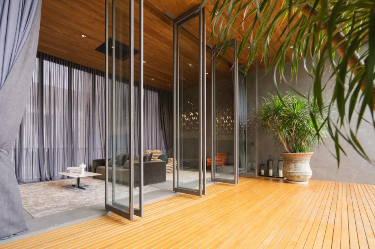 ขายบ้านเลียบทางด่วนรามอินทรา : 🔥บ้านเดี่ยวนาคนิวาส พร้อมสระพร้อมเฟอร์ 125 ล้าน🔥