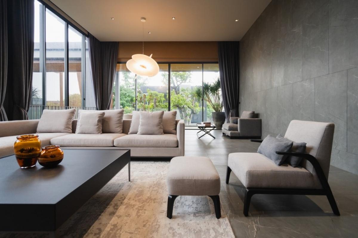 ขายบ้านเลียบทางด่วนรามอินทรา : 🔥บ้านเดี่ยวนาคนิวาส พร้อมสระพร้อมเฟอร์ 125 ล้าน🔥