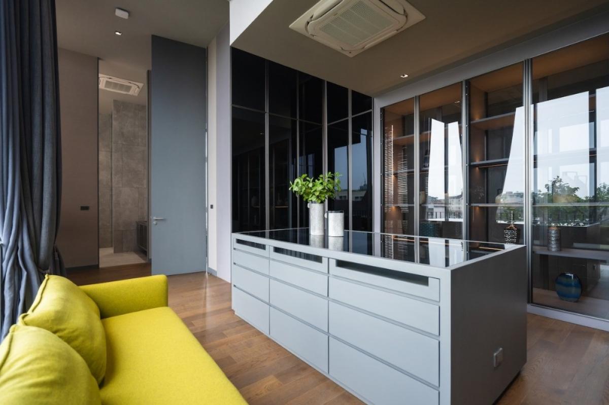 ขายบ้านเลียบทางด่วนรามอินทรา : 🔥บ้านเดี่ยวนาคนิวาส พร้อมสระพร้อมเฟอร์ 125 ล้าน🔥