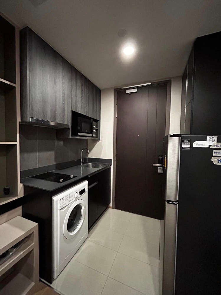 For RentCondoSiam Paragon ,Chulalongkorn,Samyan : Ashton Chula - Silom【𝐑𝐄𝐍𝐓】🔥Dark tone room, cool and aggressive style, complete with functions. Near Sam Yan MRT.🔥 Contact Line ID: @hacondo