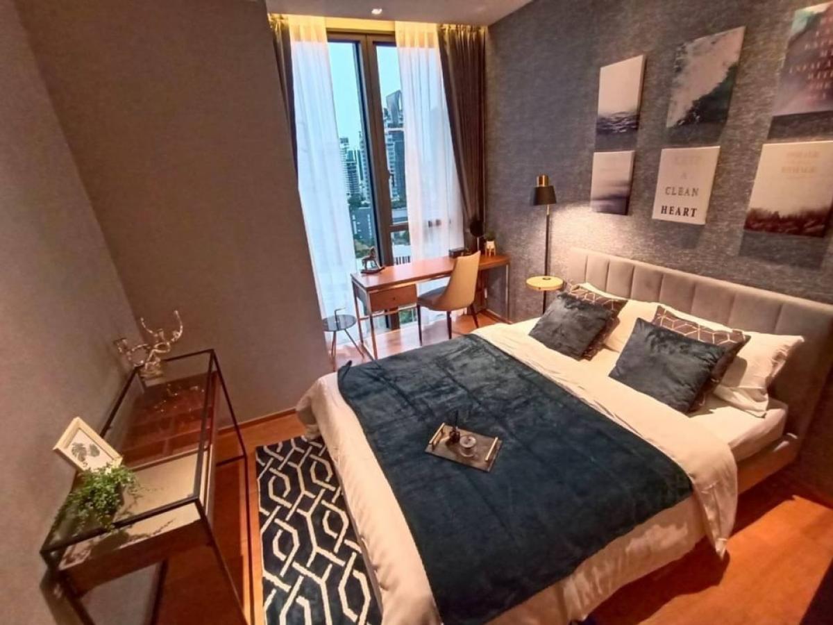 For SaleCondoSukhumvit, Asoke, Thonglor : 📢👇Hurry book now. Very good price for luxury condo with 5 stars concierge service, close to BTS, only about 10 mins walk to Em district , nice layout and decor, fully furnished, ready to move in