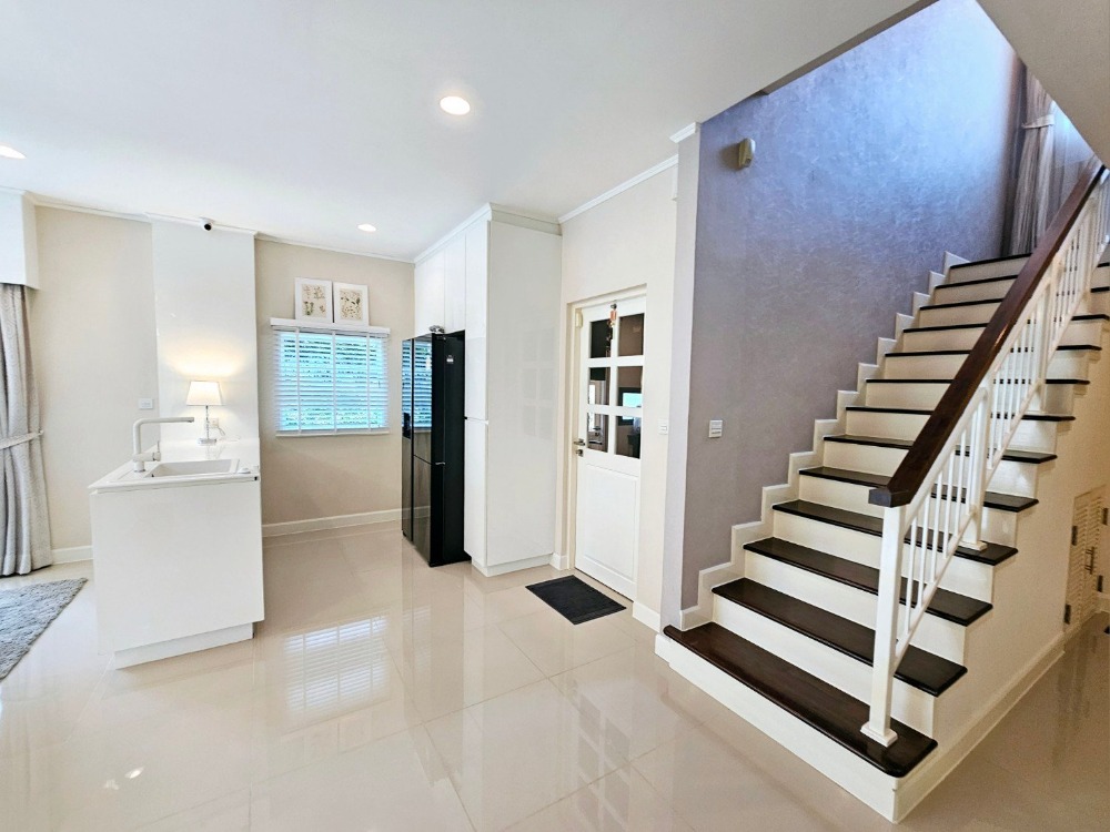 For RentHousePattanakan, Srinakarin : Setthasiri phatthanakan for rent