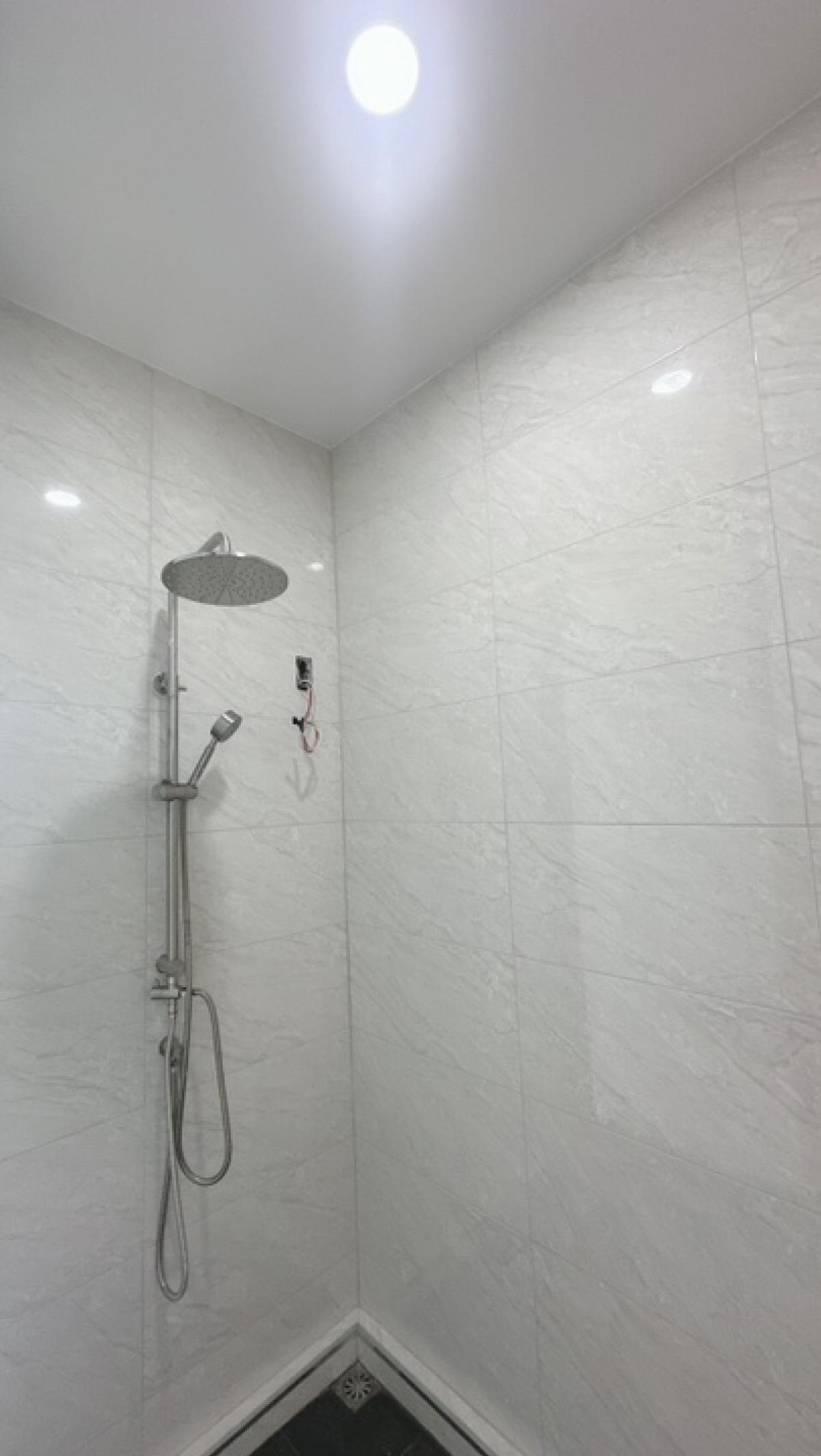 Shop HouseSriracha Laem Chabang Ban Bueng : Commercial building for sale-3-story townhome, home office 新建商业楼出售。 低于市场价出售 、 、 有 10 个房间 、 是拉差区 春武里府。。。 、 、 在线销售产品。。 Sriracha, newly built, cheap The most in this area, Chon Buri, Special Special Project-Nong Kham Selling cheaper than the market price  Th