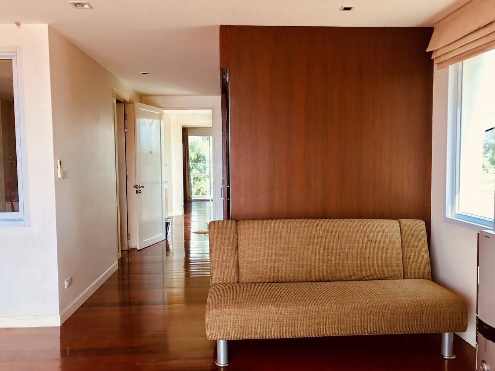 For SaleHousePattaya, Bangsaen, Chonburi : Beautiful 3-storey house for sale!! Sea view, suitable for investment to expand your business.