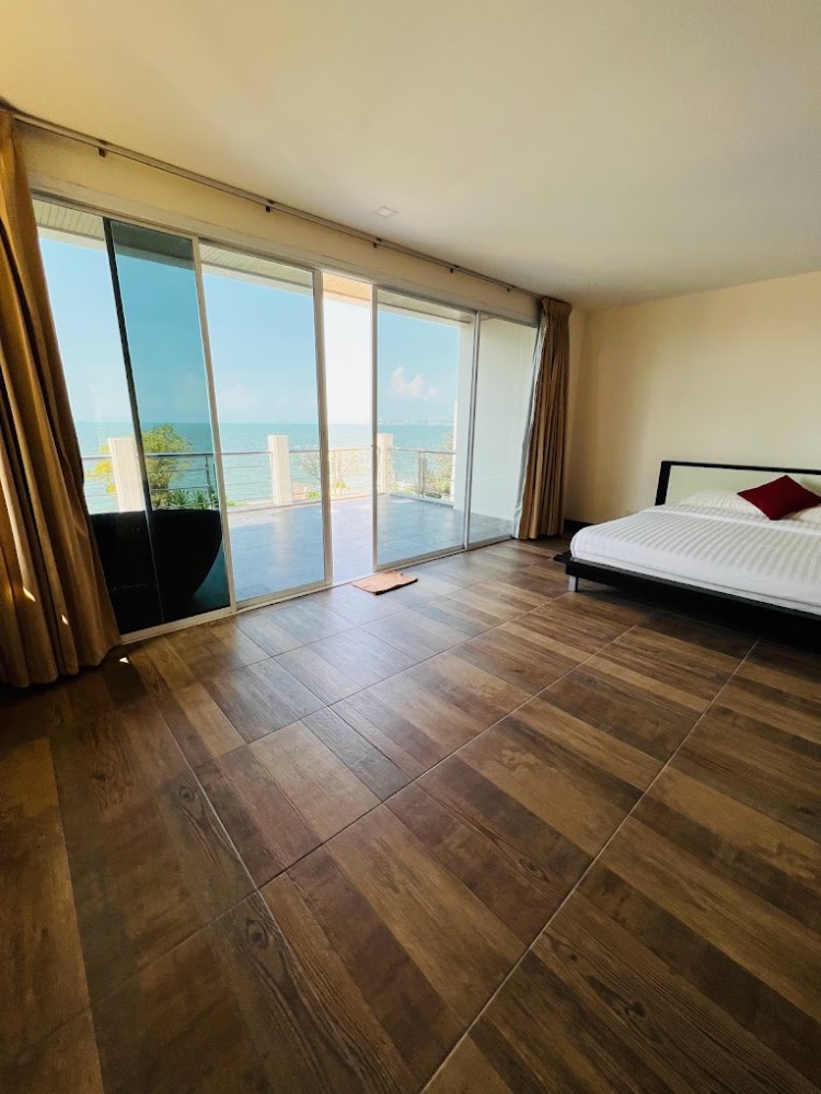 For SaleHousePattaya, Bangsaen, Chonburi : Beautiful 3-storey house for sale!! Sea view, suitable for investment to expand your business.