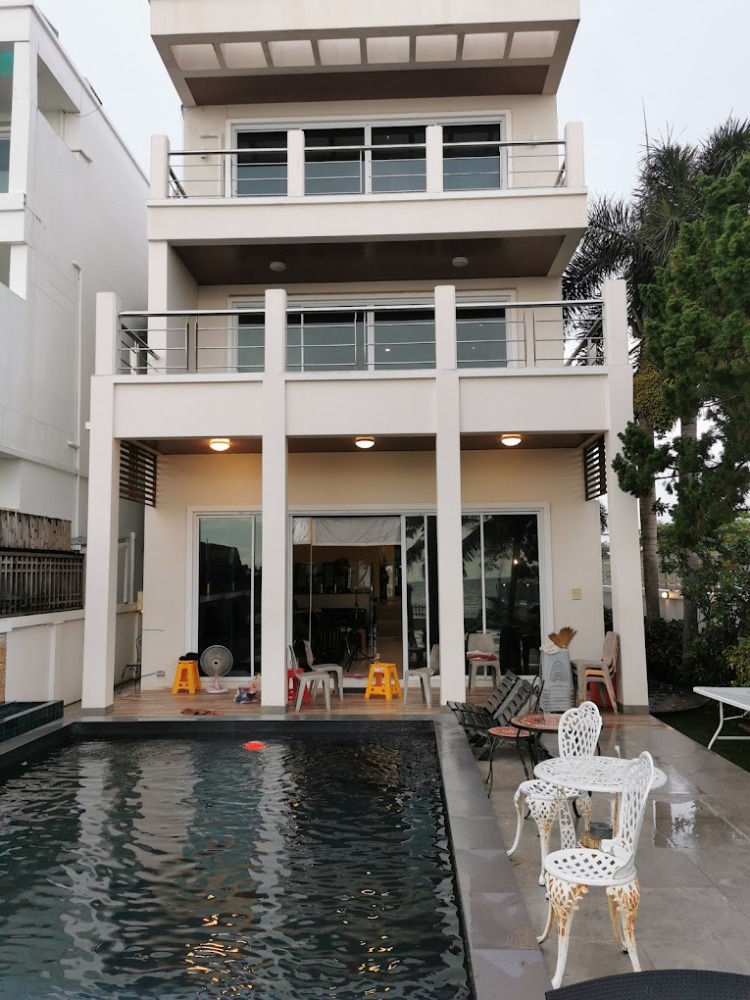 For SaleHousePattaya, Bangsaen, Chonburi : Beautiful 3-storey house for sale!! Sea view, suitable for investment to expand your business.