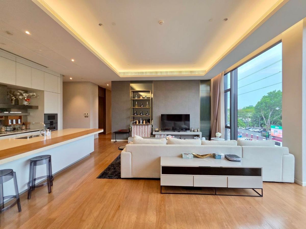 ขายคอนโดวิทยุ ชิดลม หลังสวน : Sindhorn Lumpini: 3Bed 4bath + Maid 230.6sqm. 65,000,000 Am: 0656199198
