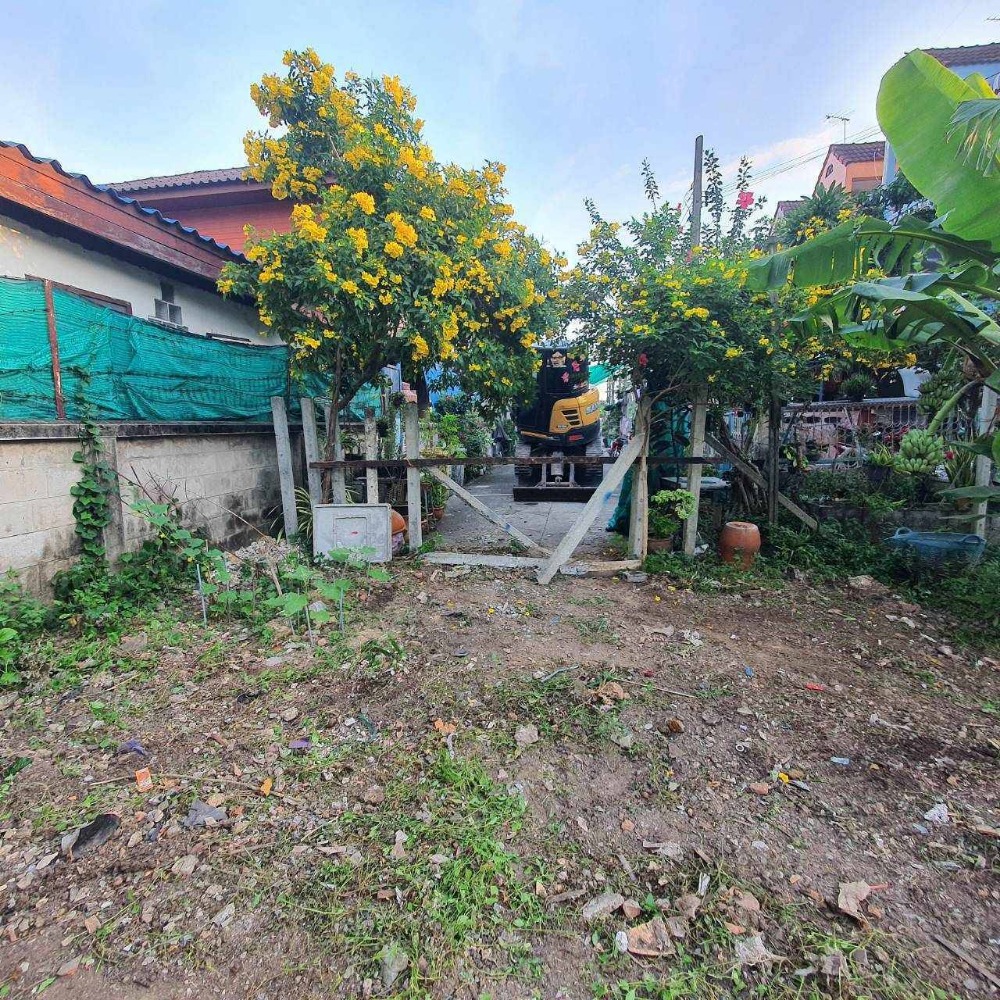 For SaleLandPinklao, Charansanitwong : Land for sale, Ratchaphruek Soi 6 or through Soi Petchkasem 28, good location, near BTS Bang Wa Station