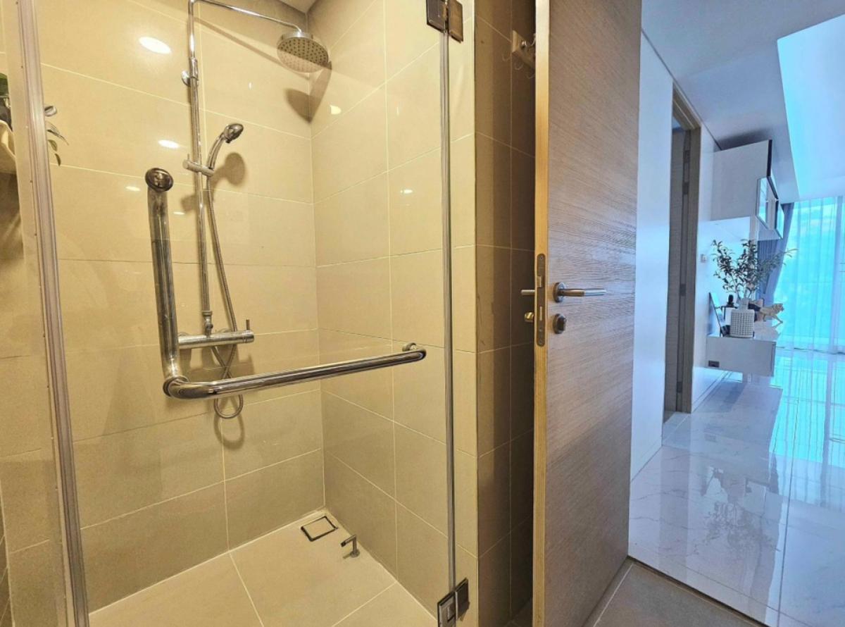 For SaleCondoSukhumvit, Asoke, Thonglor : 📢👇Good price nice place in Em District near Benjasiri park and BTS, newly renovated, nice modern decoration