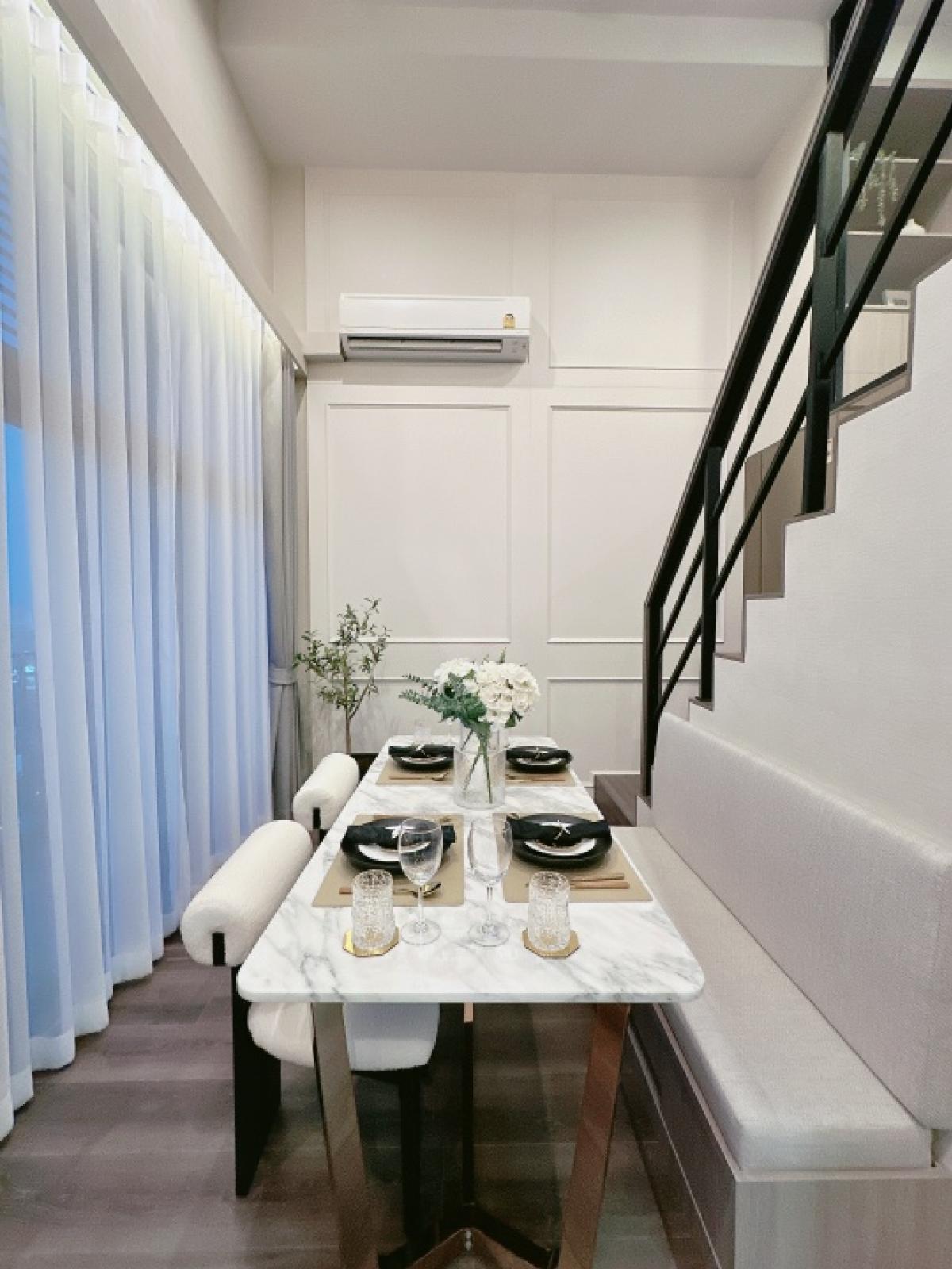 For SaleCondoRama9, Petchburi, RCA : 𝙄𝘿𝙀𝙊 𝙍𝘼𝙈𝘼𝟗-𝘼𝙎𝙊𝙆𝙀 New 2-storey room, free down payment 0 baht, easy installment 16,000/month, free of all expenses, take care of all loan matters for free.