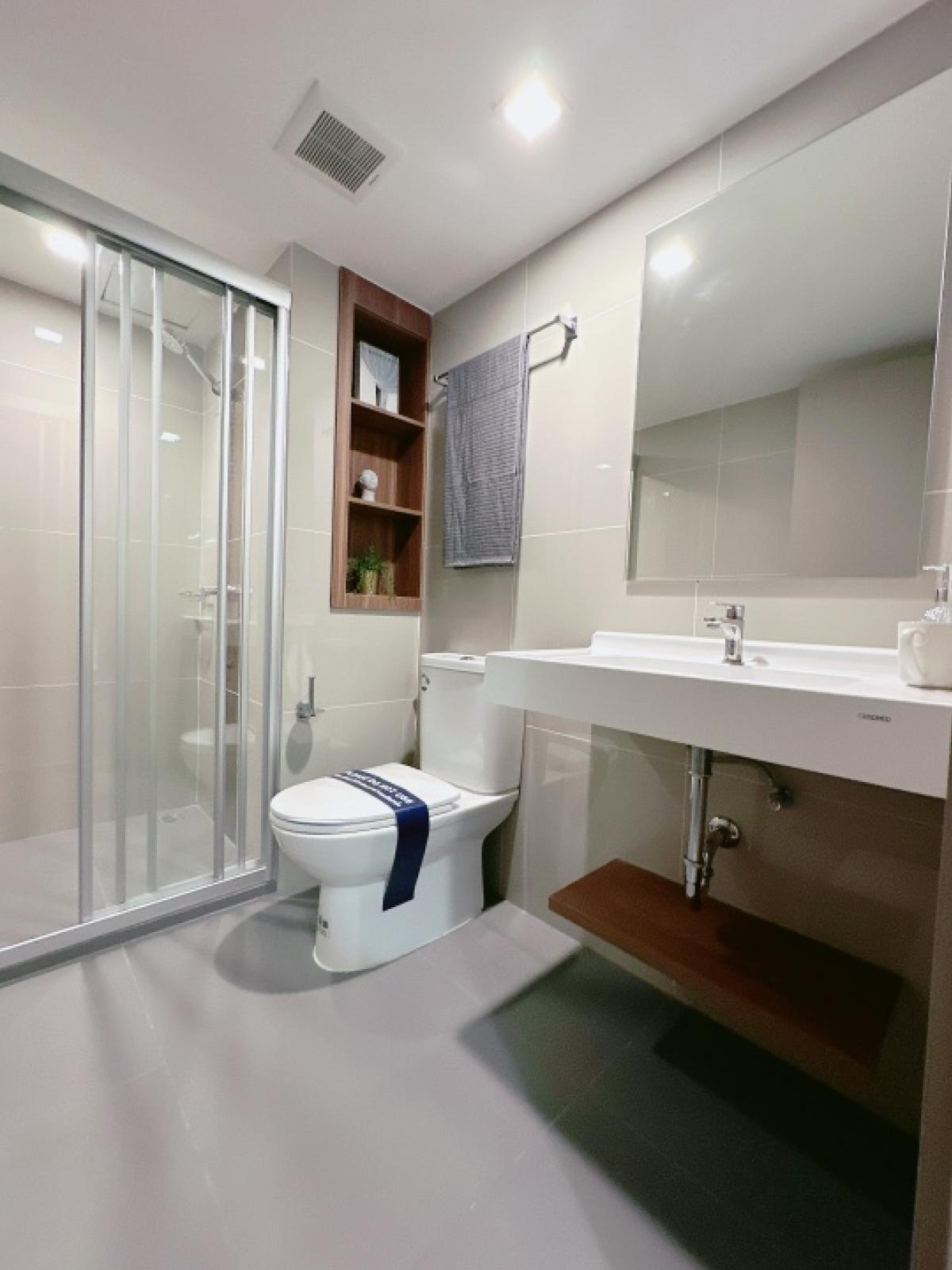 For SaleCondoRama9, Petchburi, RCA : 𝙄𝘿𝙀𝙊 𝙍𝘼𝙈𝘼𝟗-𝘼𝙎𝙊𝙆𝙀 New 2-storey room, free down payment 0 baht, easy installment 16,000/month, free of all expenses, take care of all loan matters for free.